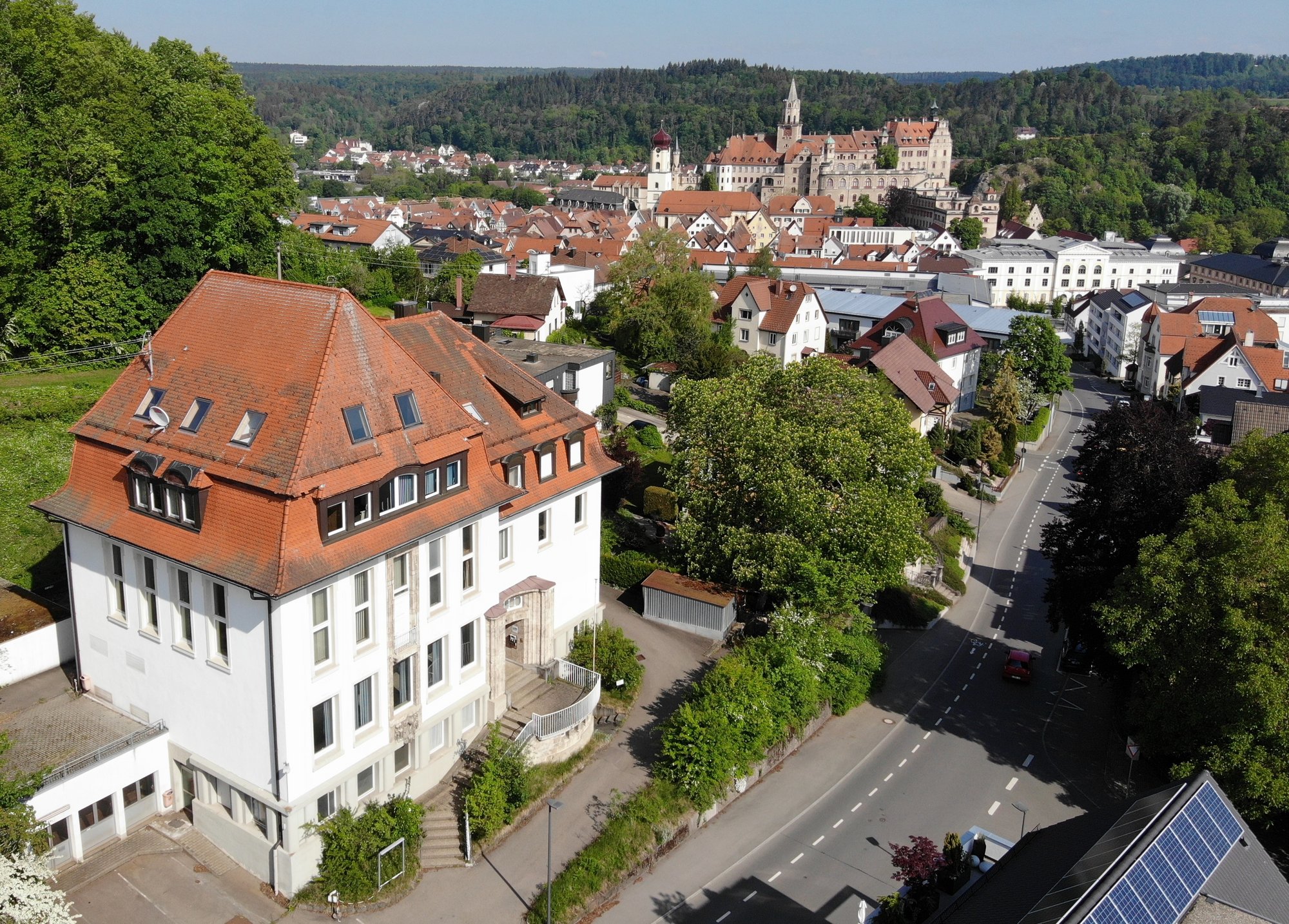 Einzigartiges Gewerbeanwesen in zentraler Lage mit einer Vielzahl an Nutzungsmöglichkeiten -Provisionsfrei-